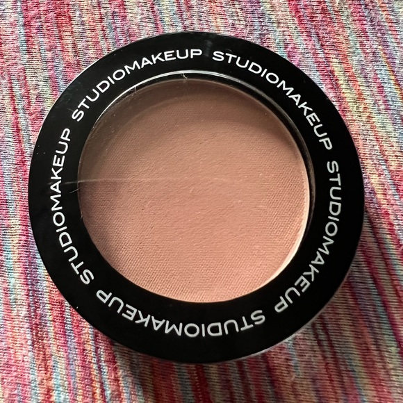 Blush - Picture 1 of 2